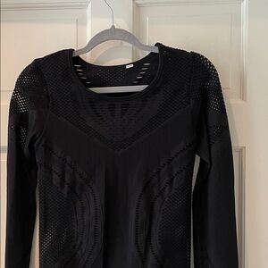 ALO Yoga Black Long Sleeve Top